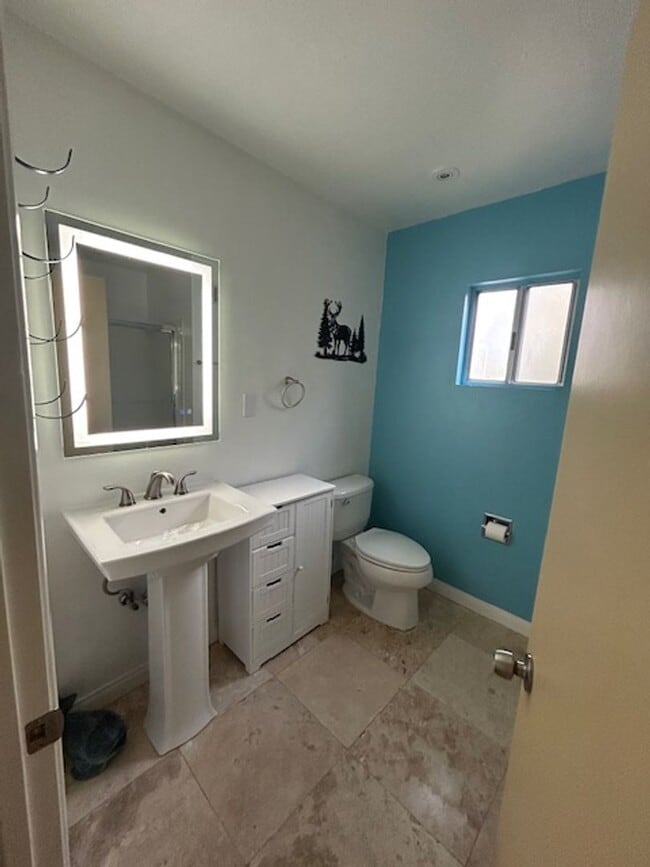 Building Photo - 716 BArrett Way