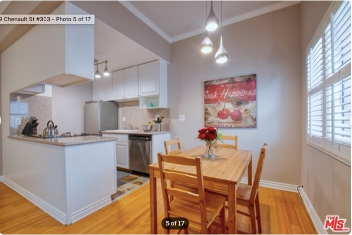 Dining area - 11639 Chenault St