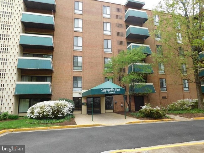 Building Photo - 6147 Leesburg Pike