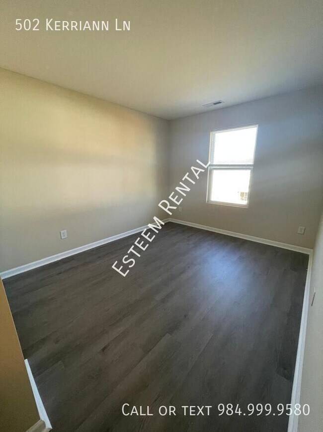 Building Photo - 502 Kerriann Ln