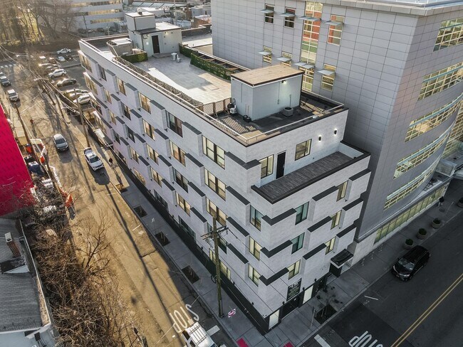 Building Photo - 253 Academy St