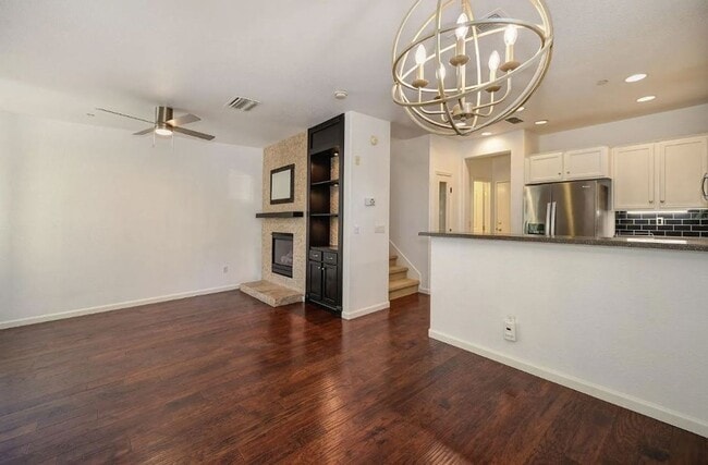 Building Photo - Experience Esplanade! Premier Townhome Com...