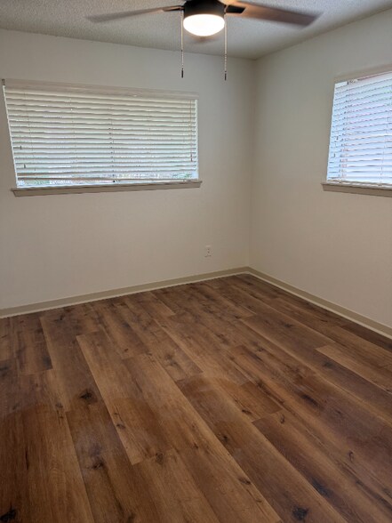 Building Photo - 96 Panorama Dr