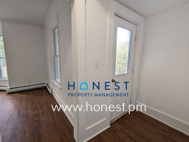 Building Photo - 41 Windsor St