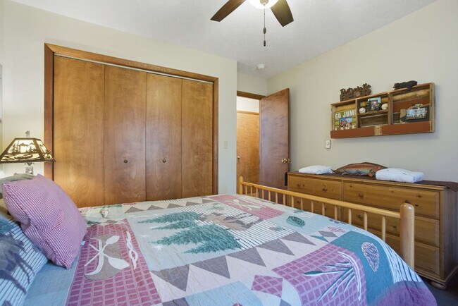 Building Photo - 610 Traci Ln