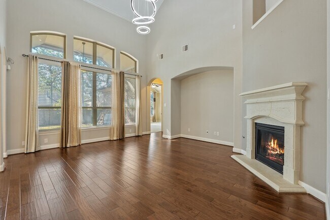 Building Photo - 166 Lindenberry Cir