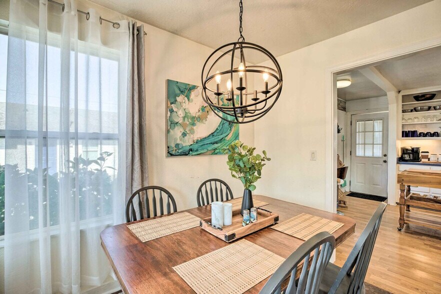 Building Photo - 5010 K Pl