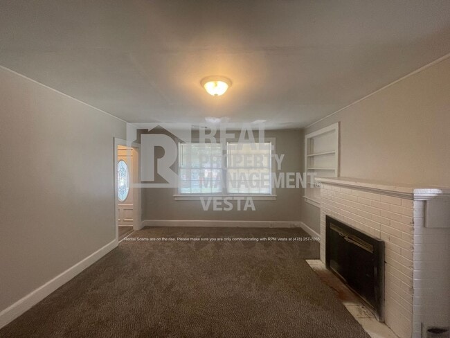 Building Photo - 1626 Selma Pl
