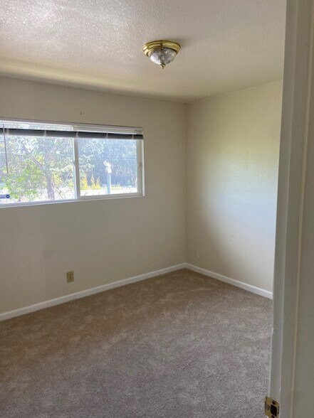 Building Photo - 2040 Stanton Ave