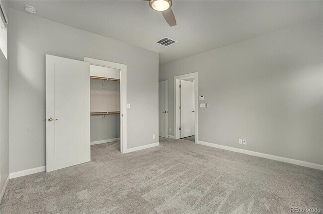 Building Photo - "Spacious 4-Bedroom Sanctuary with 3.5 Bat...
