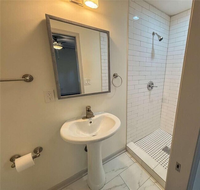 Building Photo - 2093 Verbena St NW