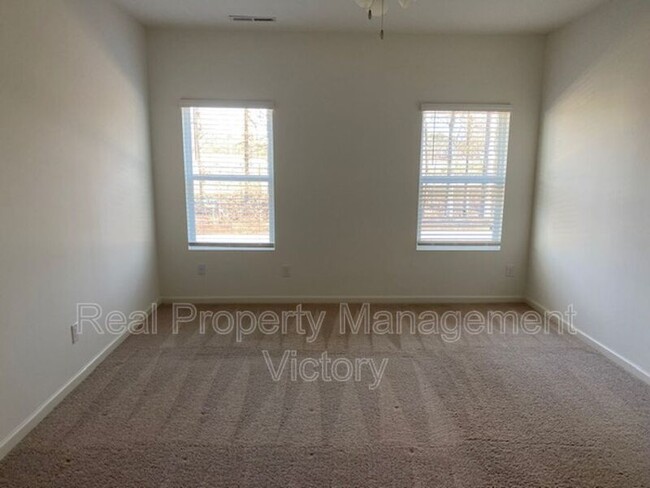 Building Photo - 2052 Park Springs Ln
