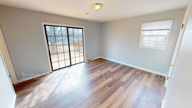 Building Photo - 604 Hudson Rd