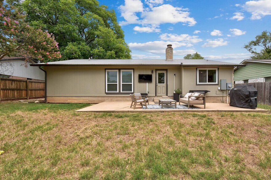 Building Photo - 2403 Stone River Dr