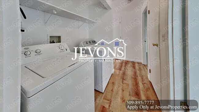 Building Photo - 1722 E 56th St