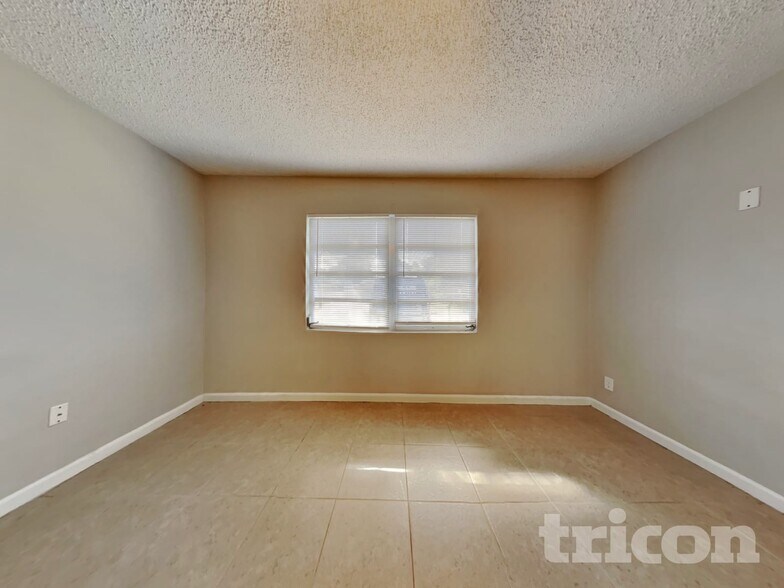 Building Photo - 8664 Mockingbird Ln