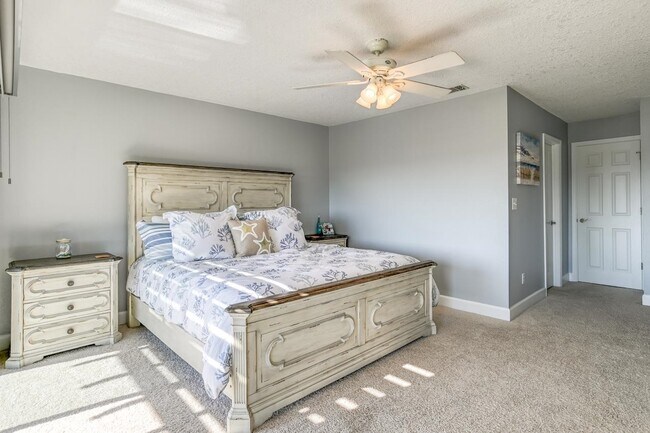 Building Photo - 120 Sunset Harbor Way