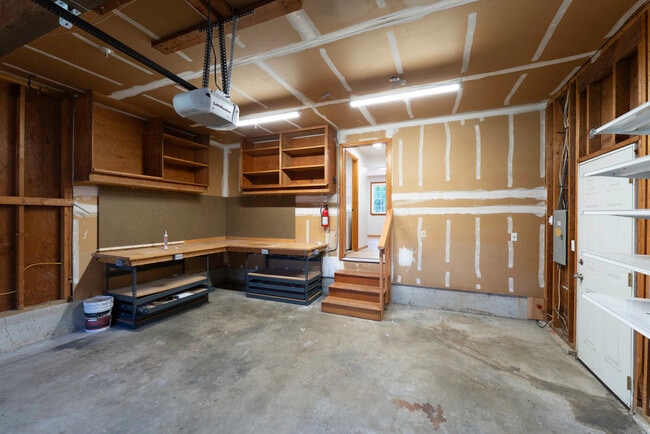 Building Photo - 12920 SE 157th Pl