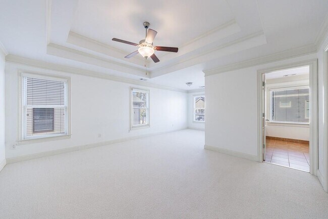 Building Photo - 970 Samples Ln NW