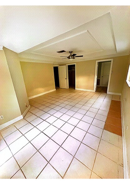 Building Photo - 1505 SE 36th St