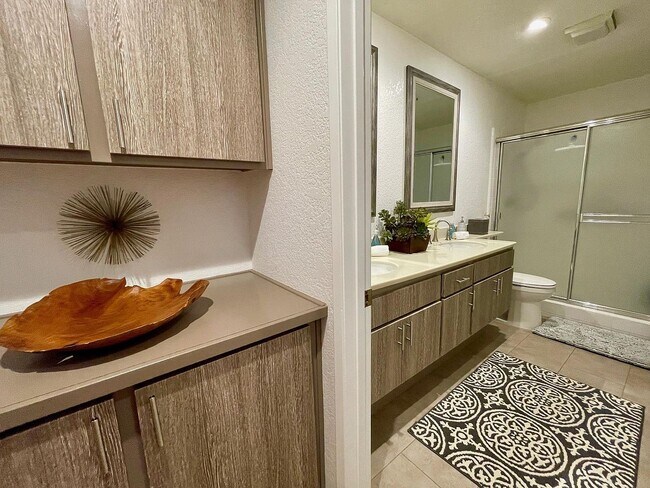 Building Photo - 41539 Woodhaven Dr W