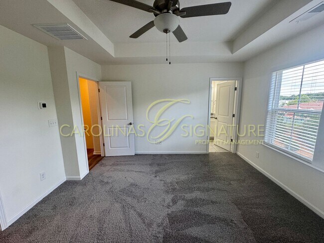 Building Photo - Fantastic 3BR/2.5BA Townhome located in The Elm at Stonecrest