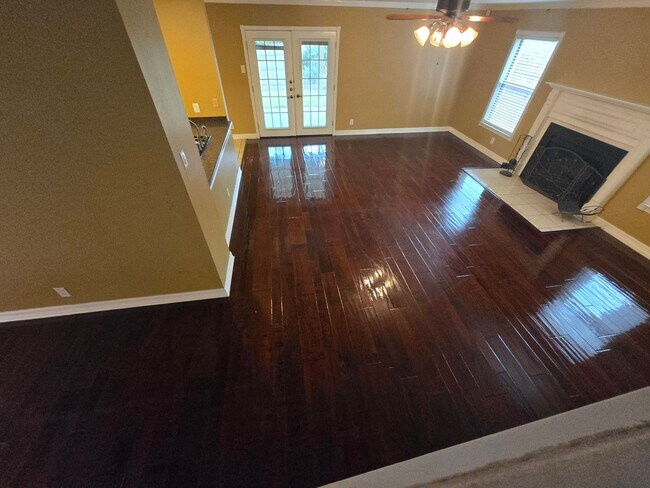 Building Photo - 8007 Sunshine Trail Dr