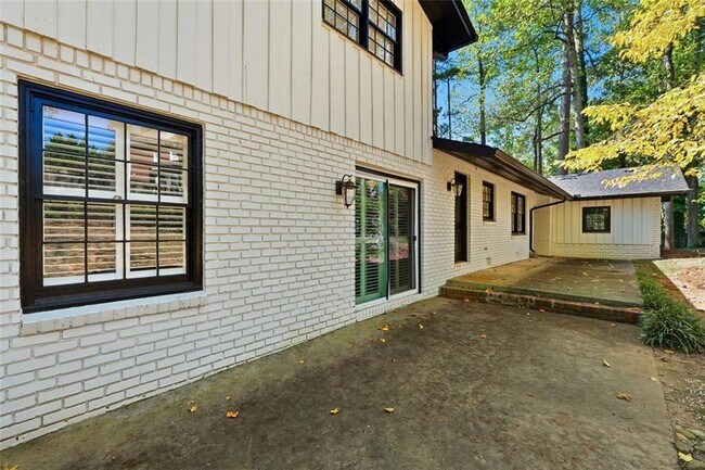 Building Photo - 4832 Valley View Ct