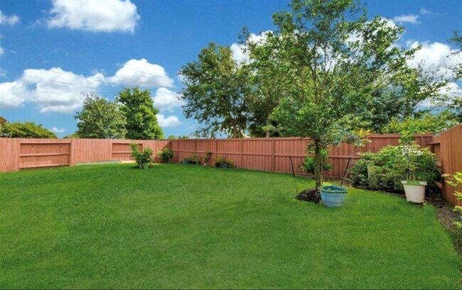 Building Photo - 11111 Glasgill Ct