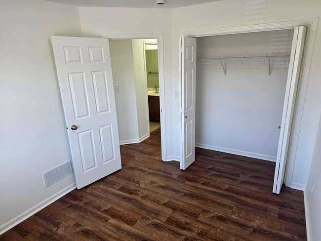 Building Photo - 2215 NW Bayberry Ln