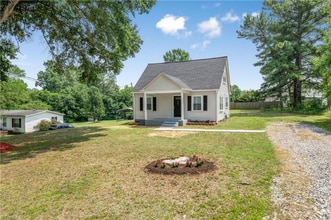 Building Photo - 1340 Bridgton Rd