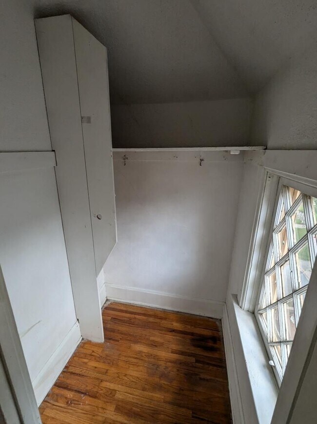 Building Photo - Ward 42 - 7th Ave Duplex