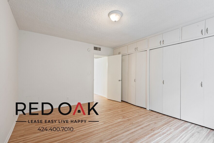 Building Photo - 319 S Clark Dr