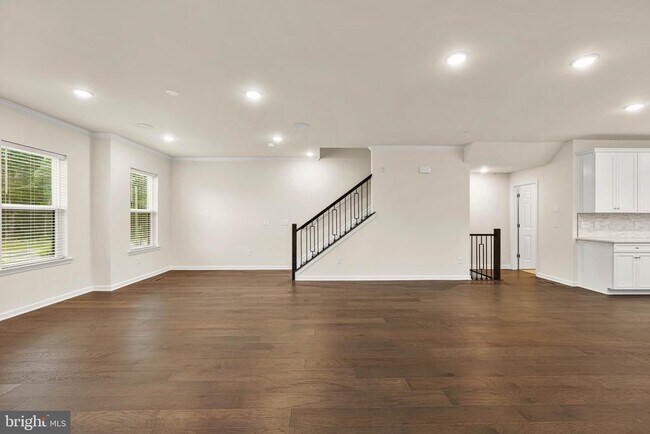 Building Photo - 105 Vaughn Dr