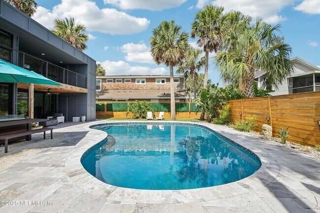 Building Photo - 248 11th St