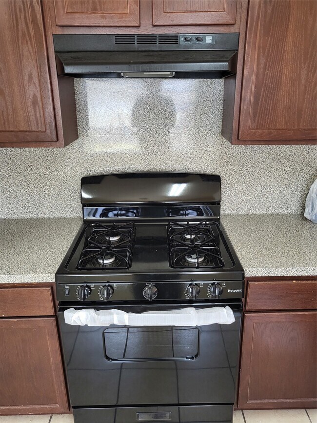 Building Photo - 5707 Saluda Creek Ln