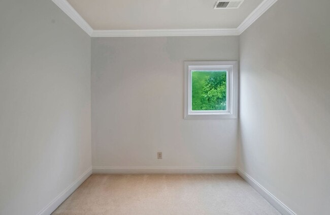 Building Photo - Stunning 4BE/3.5BA home in the very desirable neighborhood, Westhaven!