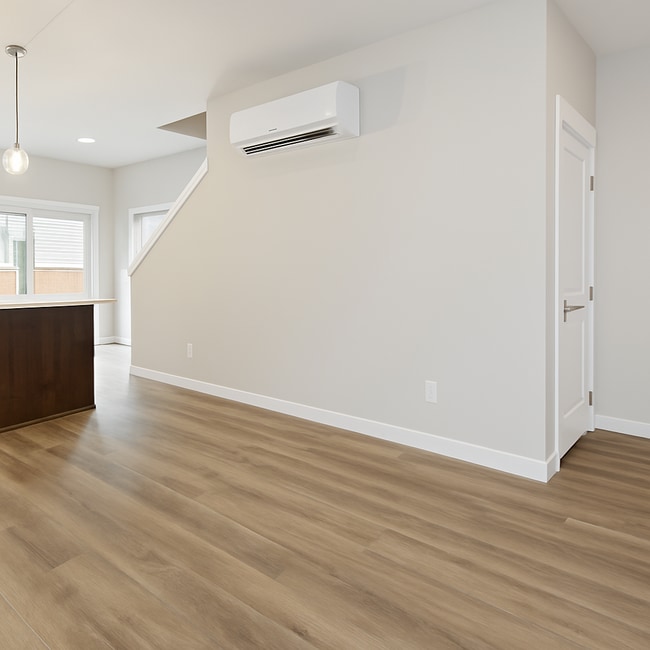 Building Photo - Adorable 2x2 with easy access to the river trails, and option to have all utilities included!