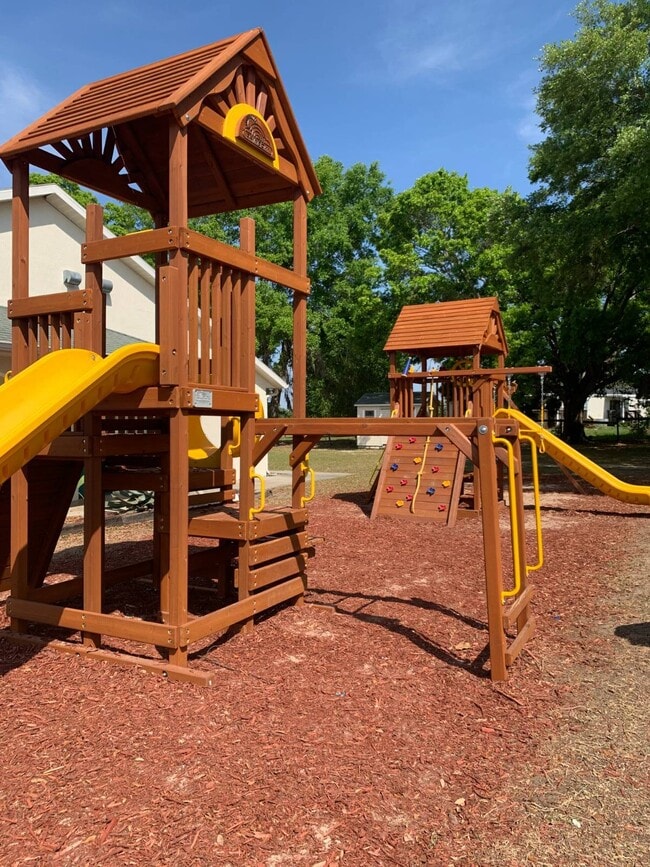 Building Photo - 7865 W Hwy 40