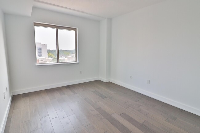 Building Photo - 24 Courthouse Sq