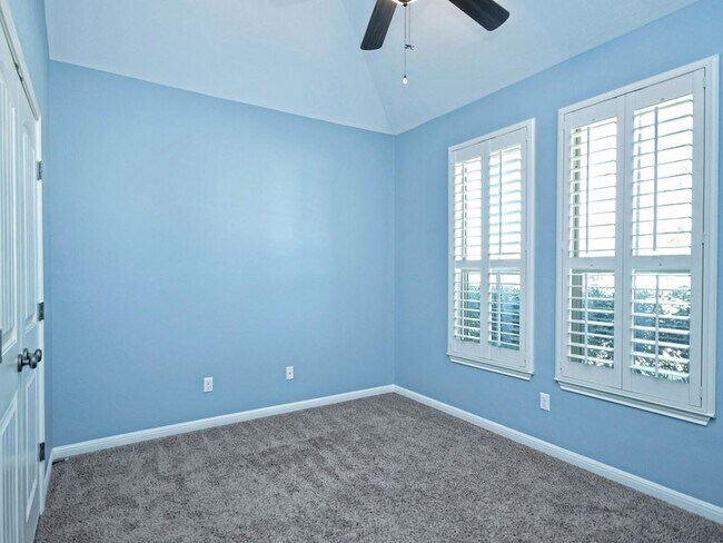 Building Photo - 2216 Lookout Range Dr