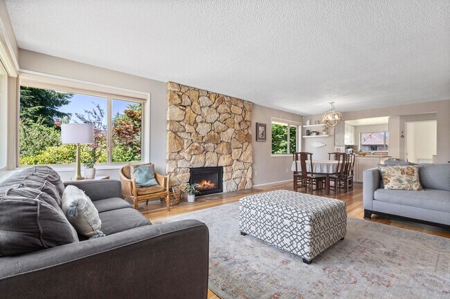 Building Photo - 4bd/2.75ba Seattle House