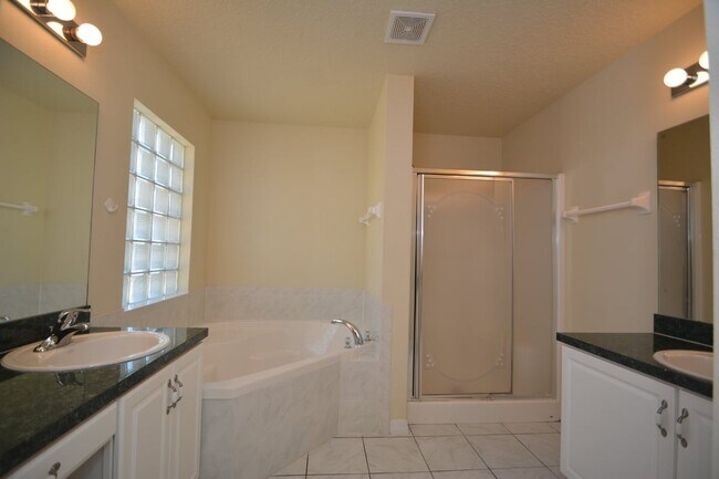 Building Photo - 31 Port Royal Dr