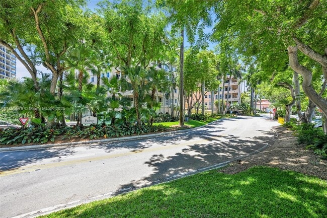 Building Photo - 13637 Deering Bay Dr