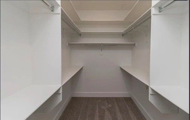 Building Photo - 2200 NW Small Oaks St