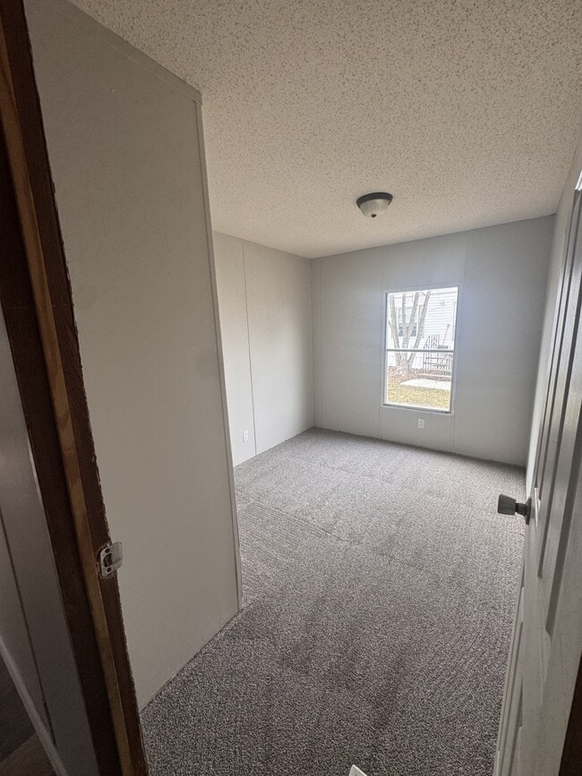 Building Photo - 156 Janet Dr