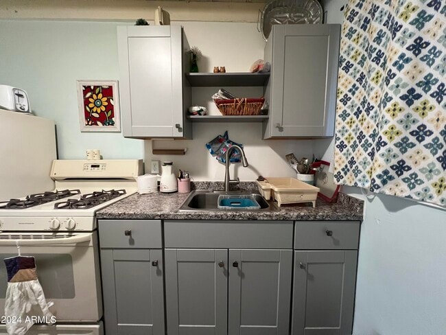 Building Photo - 9502 N 2nd Pl