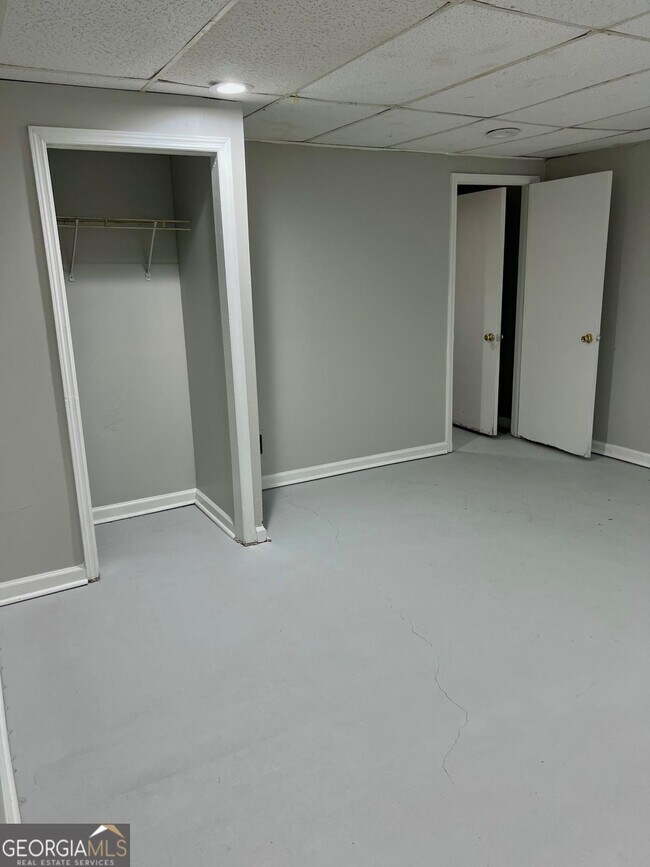 Building Photo - 3990 Rocmar Dr