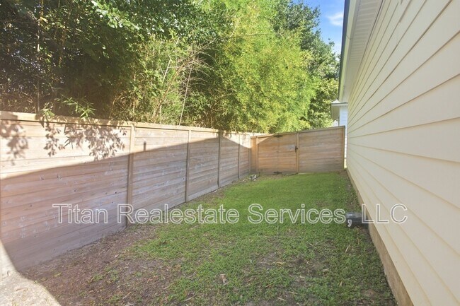 Building Photo - 114 Grays Lndg Ln