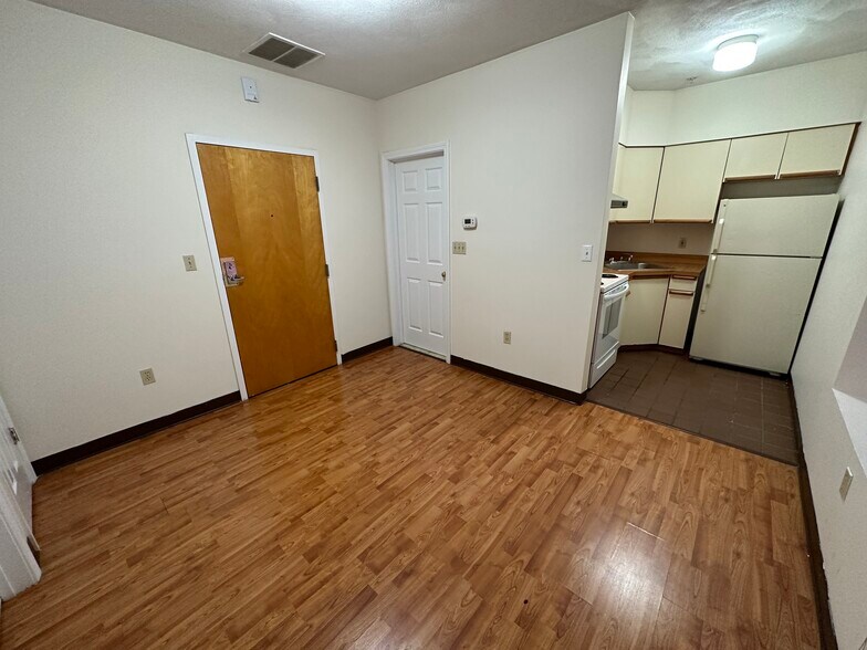 Building Photo - 78 Essex St